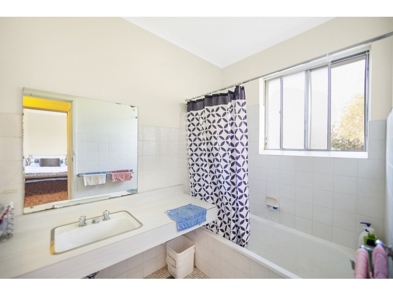 9 Debenham Street, Mawson ACT 2607