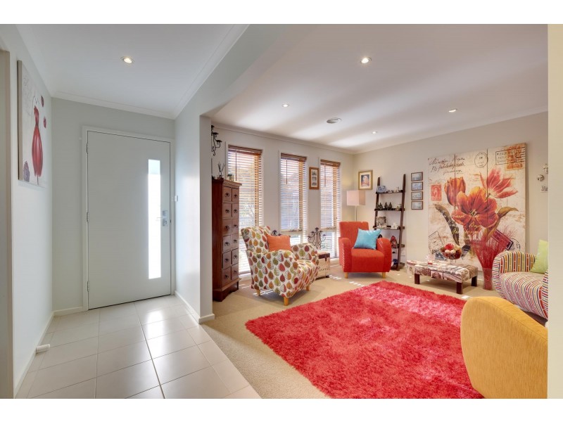 28 Bettie McNee Street, Watson ACT 2602