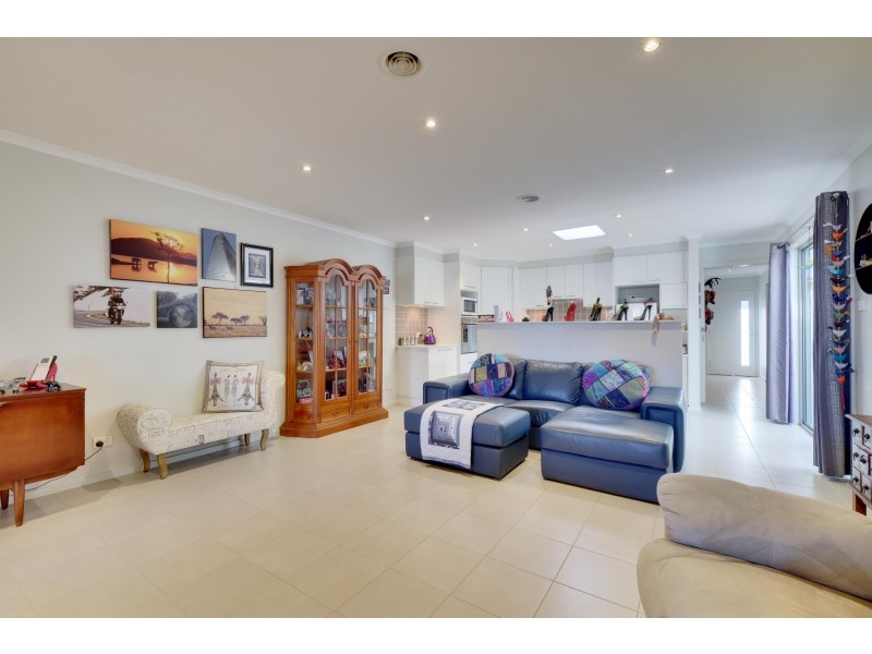 28 Bettie McNee Street, Watson ACT 2602