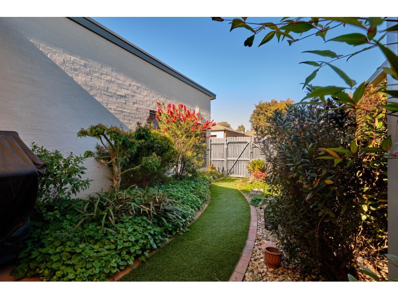 28 Bettie McNee Street, Watson ACT 2602