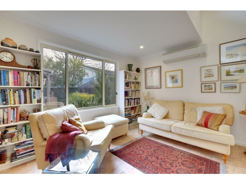 24 Bates Street, Dickson ACT 2602