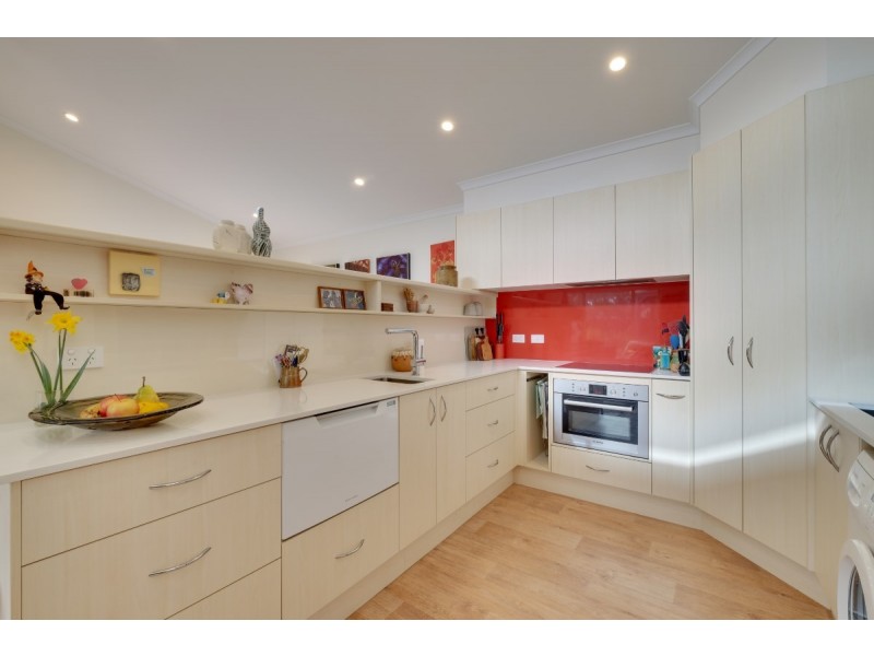 24 Bates Street, Dickson ACT 2602
