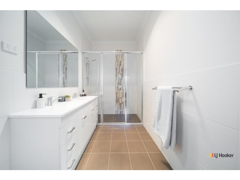 13 Junee Street, Crace ACT 2911