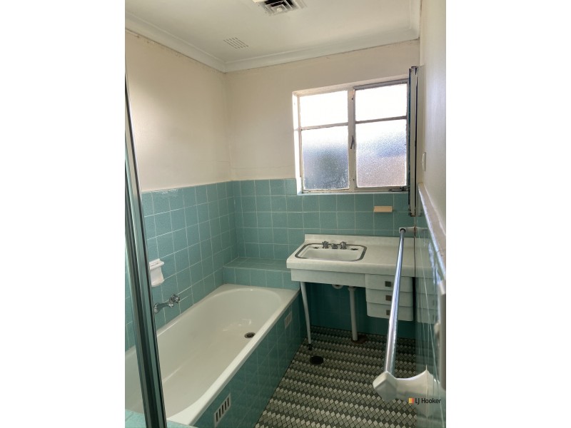 35 Russell Street, Hackett ACT 2602