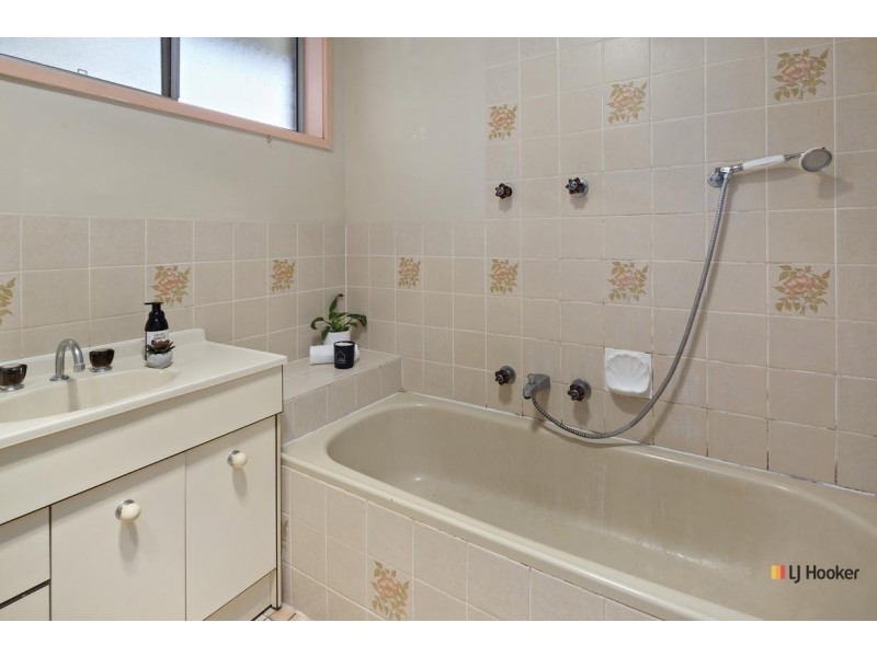 10 Selwyn Street, Hackett ACT 2602