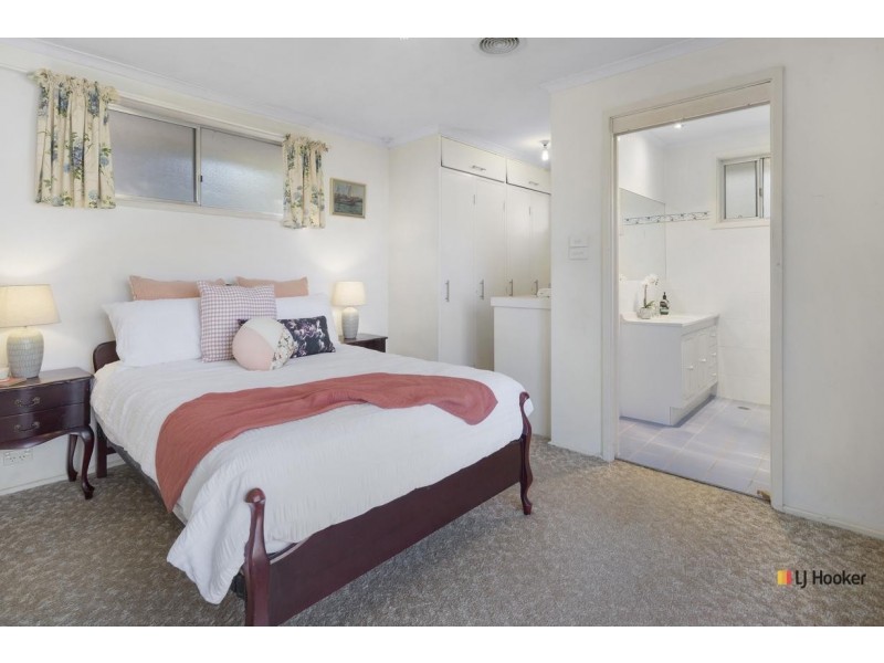 10 Selwyn Street, Hackett ACT 2602