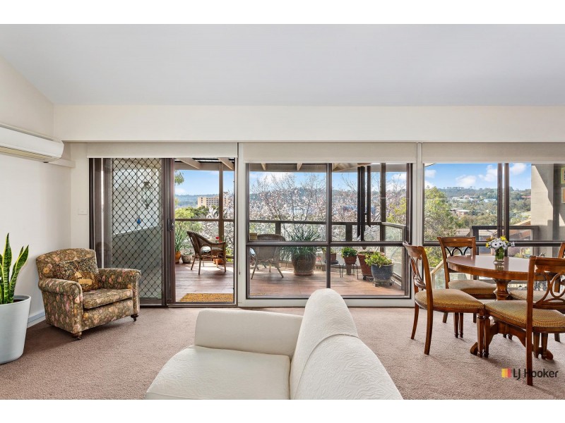 105 Hallen Close, Phillip ACT 2606