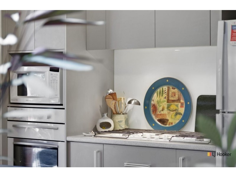 18 Dash Crescent, Fadden ACT 2904