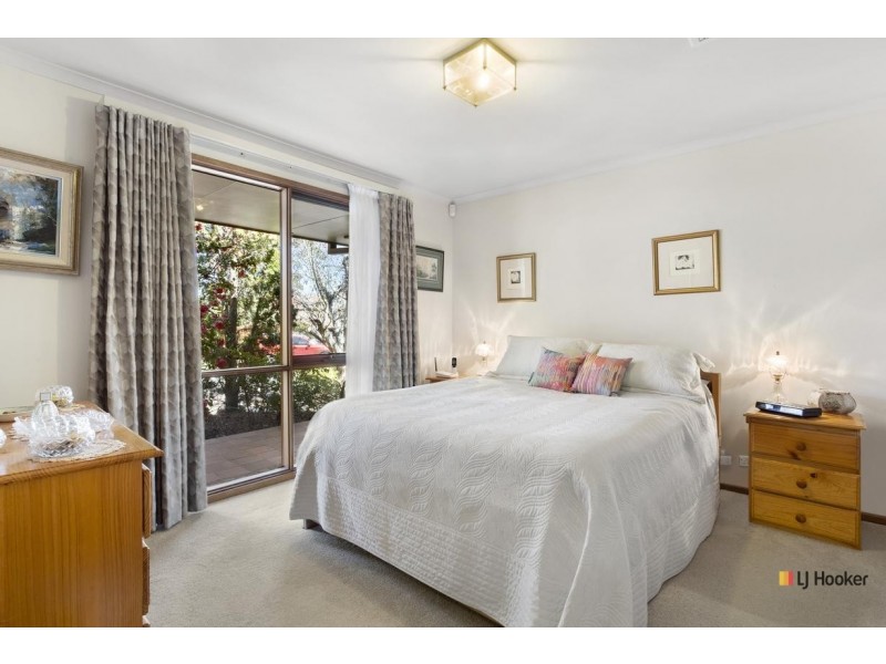 18 Dash Crescent, Fadden ACT 2904