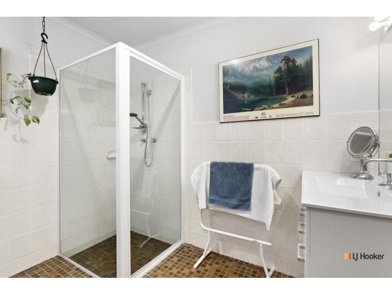 18 Dash Crescent, Fadden ACT 2904