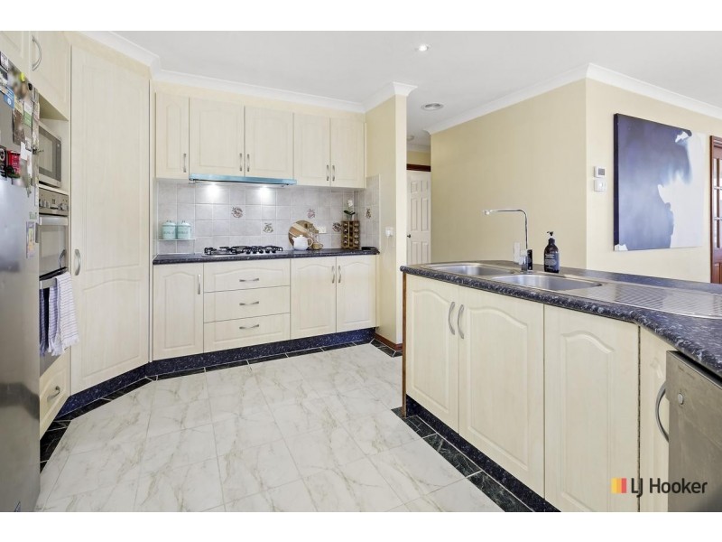 18 Kettlewell Crescent, Banks ACT 2906