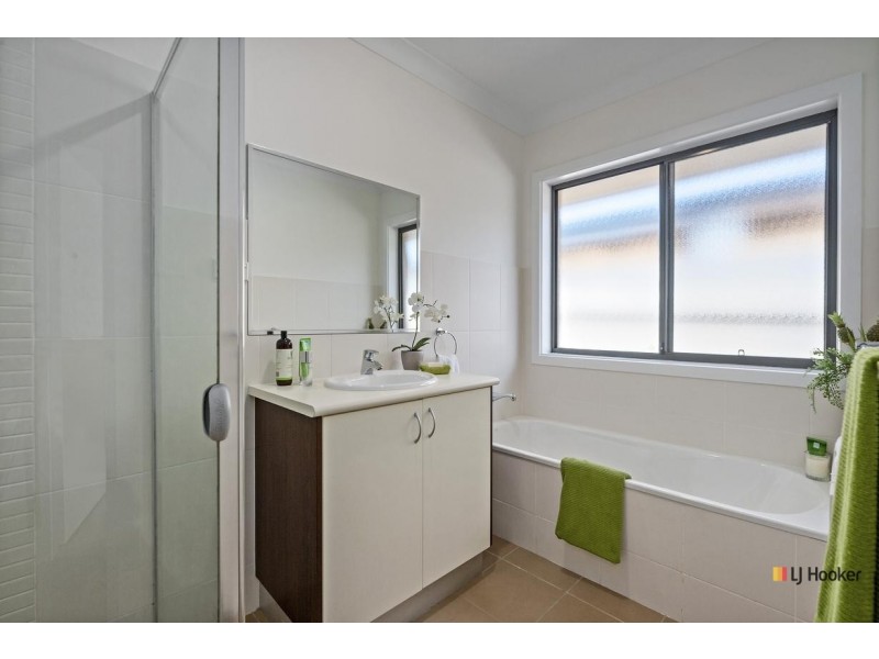 18 Mary Kitson Street, Watson ACT 2602