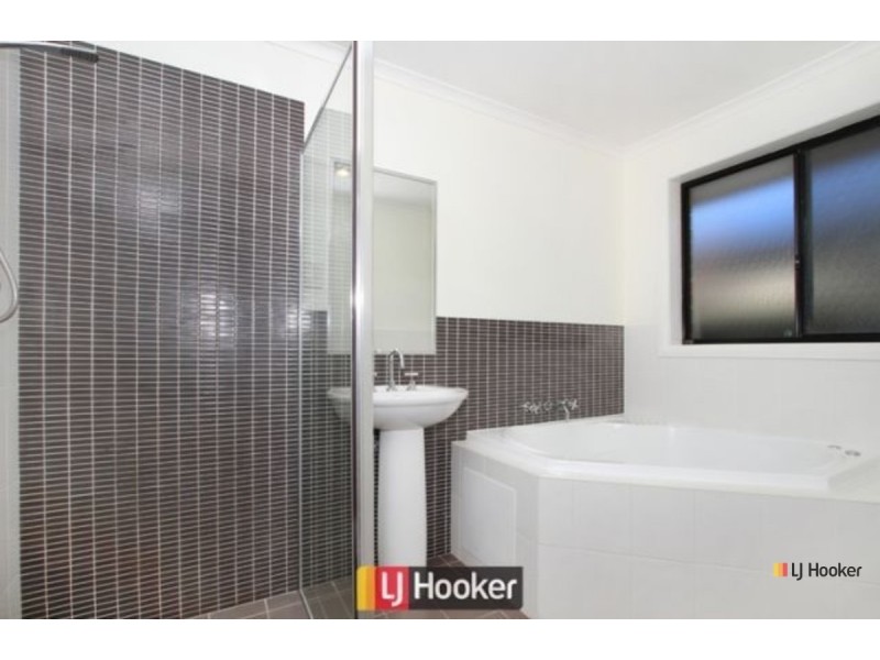 42 Kitty McEwan Street, Mckellar ACT 2617