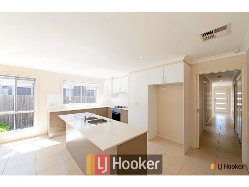 11 Salisbury Street, Casey ACT 2913