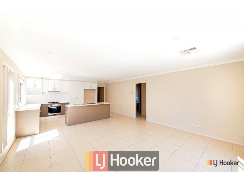 11 Salisbury Street, Casey ACT 2913