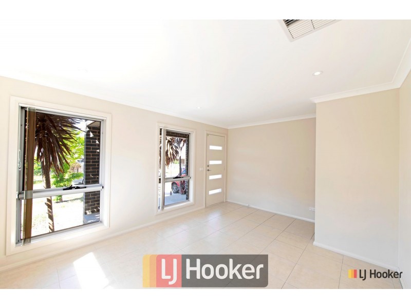11 Salisbury Street, Casey ACT 2913