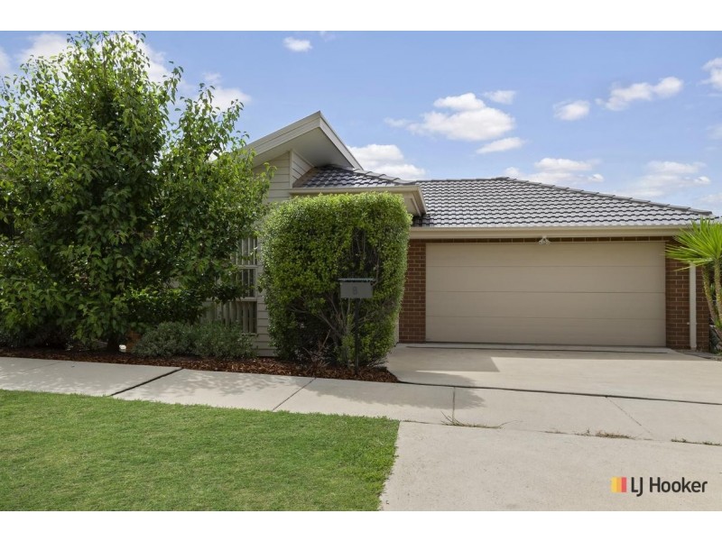 8 Pender Street, Casey ACT 2913