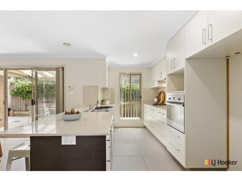 8 Pender Street, Casey ACT 2913