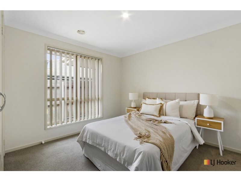 8 Pender Street, Casey ACT 2913
