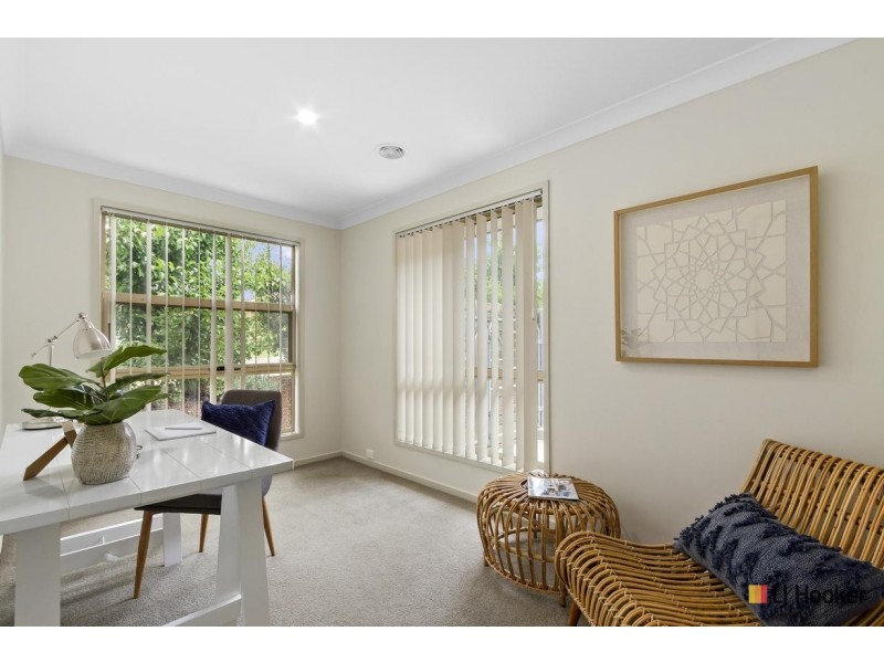 8 Pender Street, Casey ACT 2913