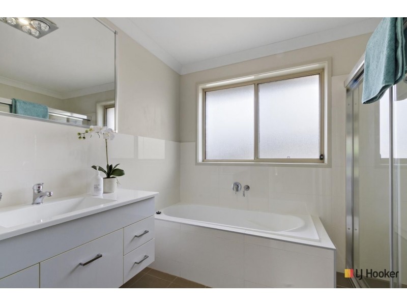 8 Pender Street, Casey ACT 2913