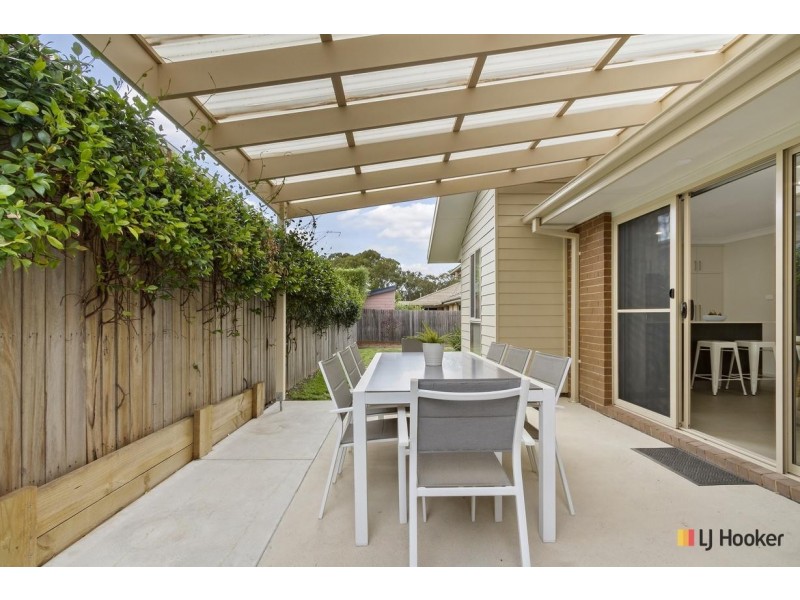 8 Pender Street, Casey ACT 2913