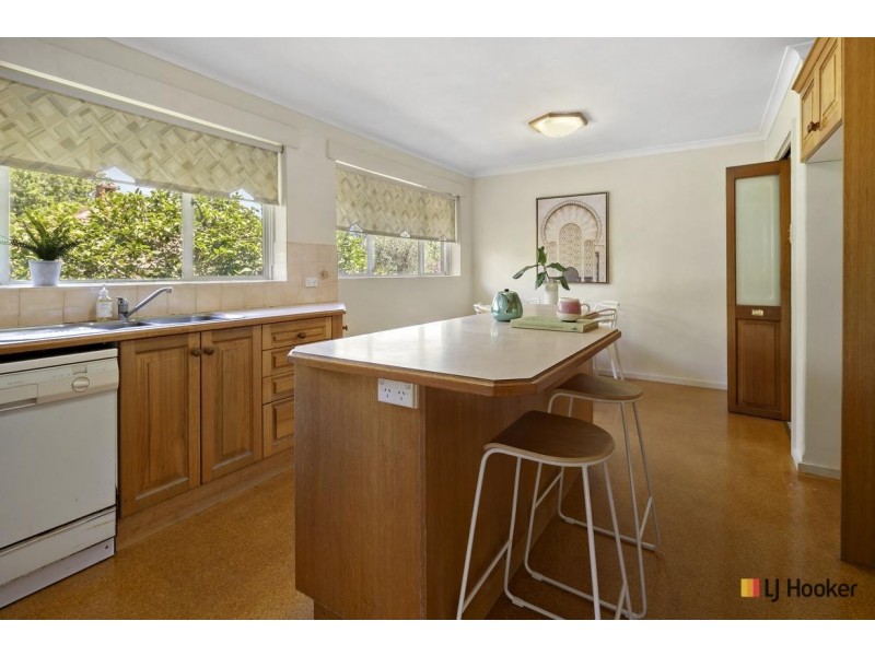 4 Caley Crescent, Narrabundah ACT 2604