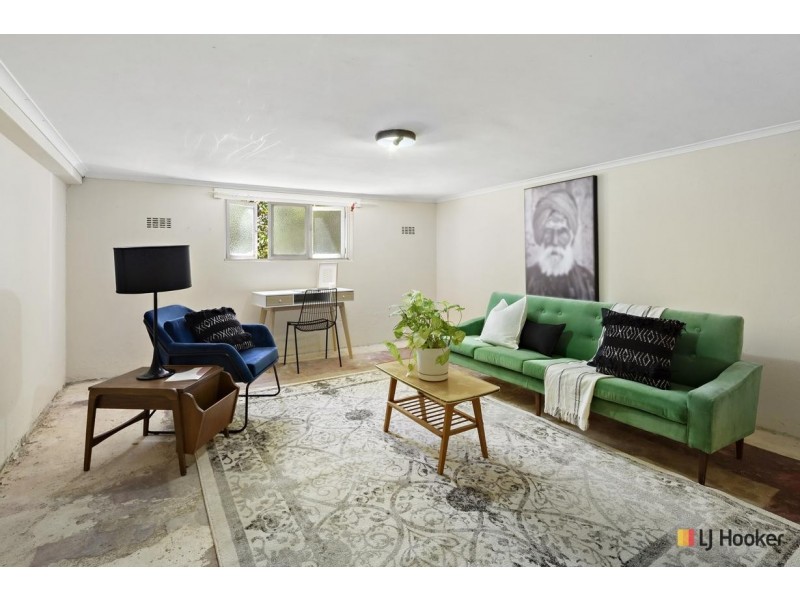 4 Caley Crescent, Narrabundah ACT 2604