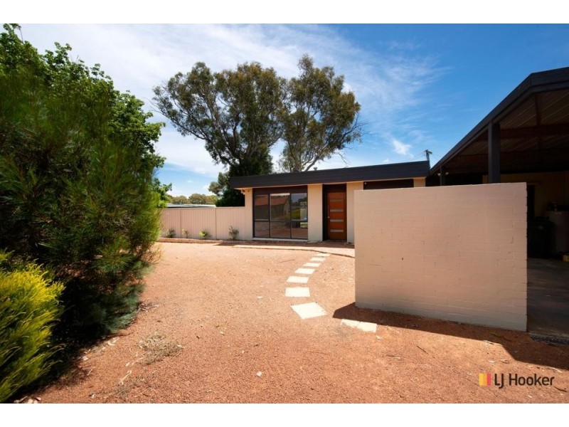 31 Vanzetti Crescent, Kambah ACT 2902