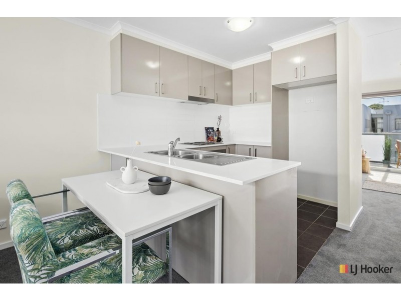 8/75 Elizabeth Jolley Crescent, Franklin ACT 2913