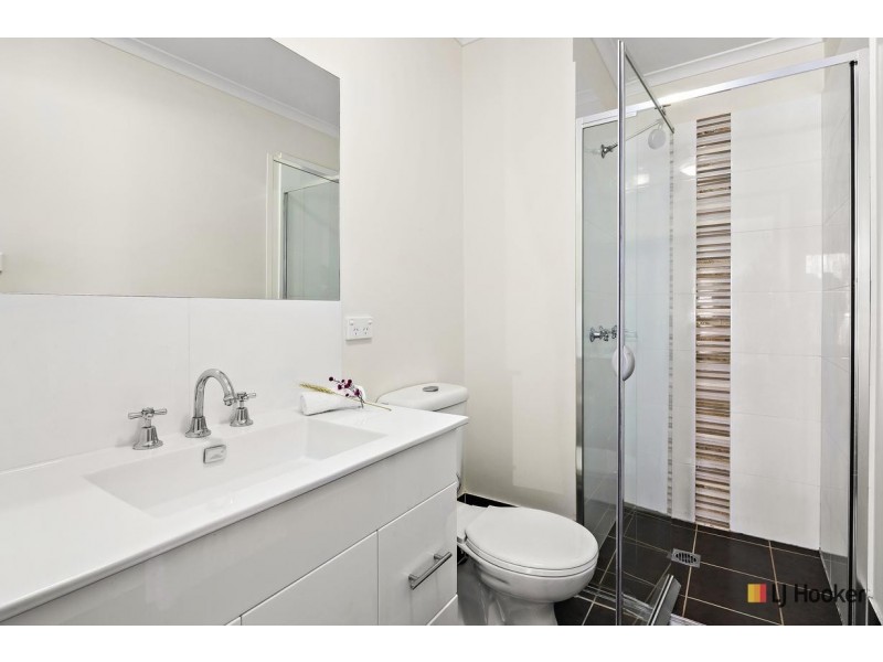 8/75 Elizabeth Jolley Crescent, Franklin ACT 2913