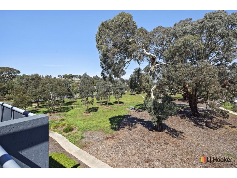 8/75 Elizabeth Jolley Crescent, Franklin ACT 2913