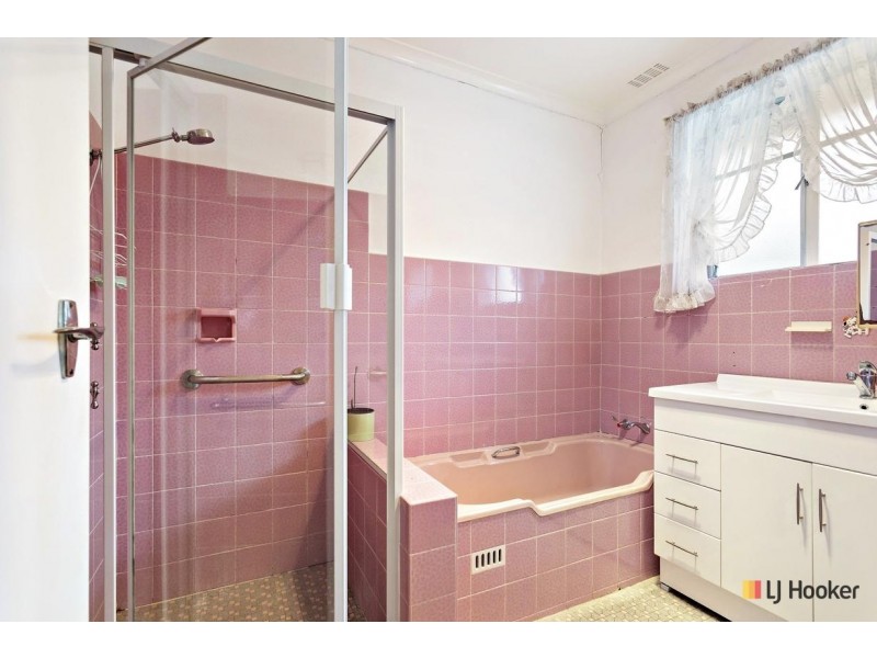 134 Mackenzie Street, Hackett ACT 2602
