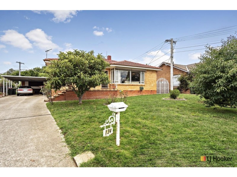 134 Mackenzie Street, Hackett ACT 2602