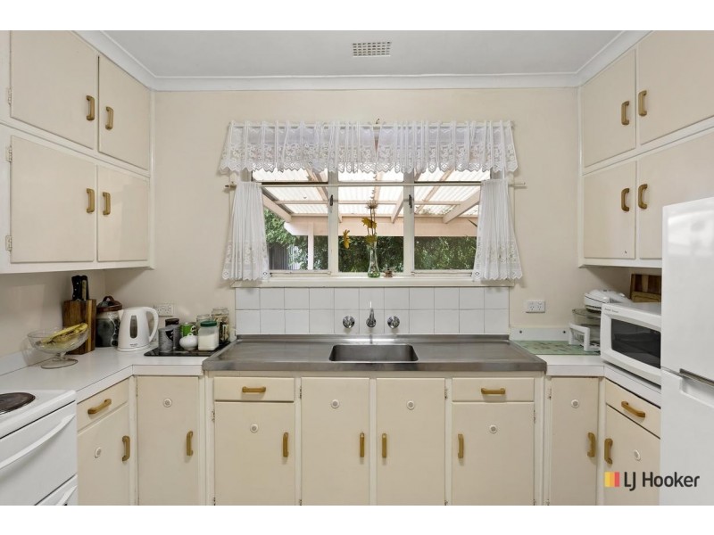 14 Simpson Street, Watson ACT 2602