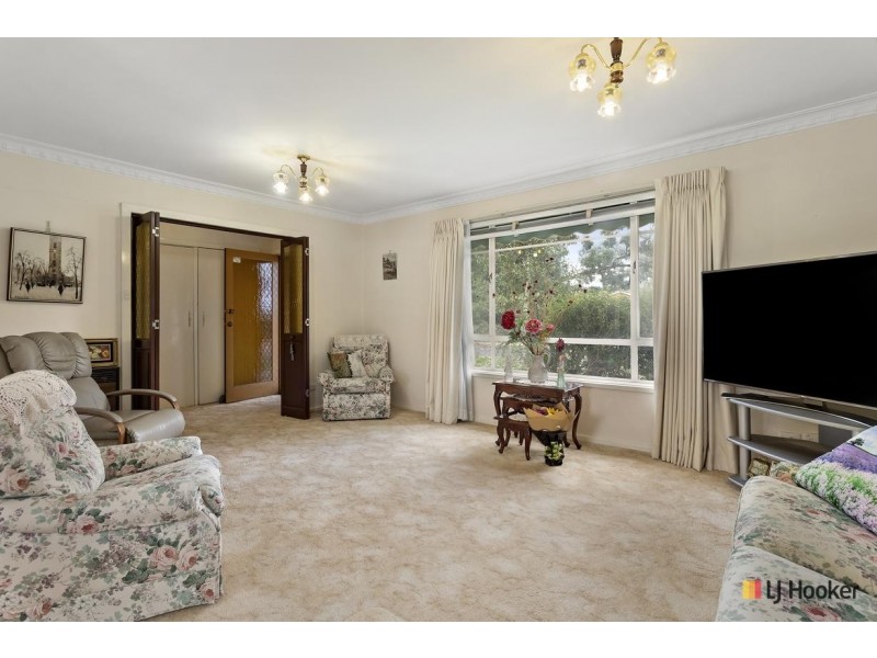 14 Simpson Street, Watson ACT 2602