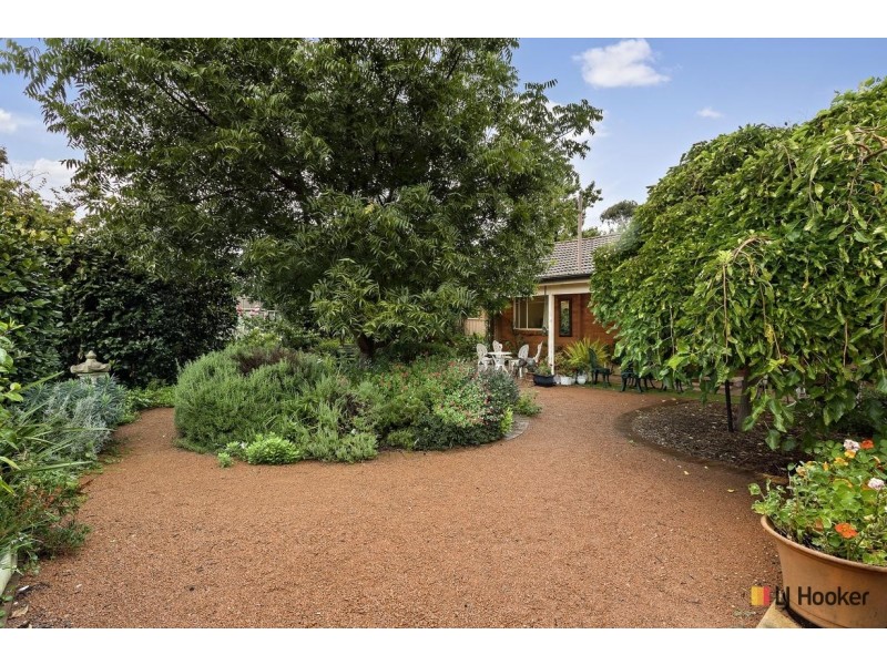 14 Simpson Street, Watson ACT 2602