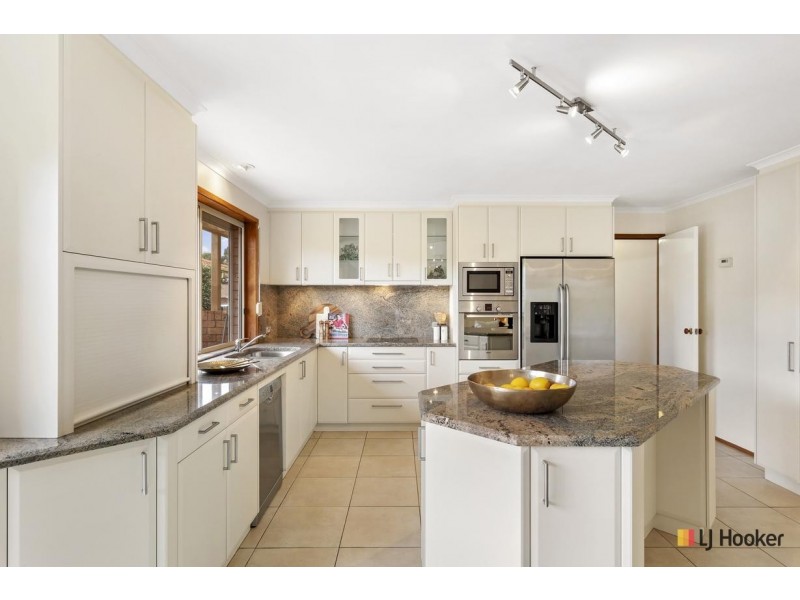 32 Cossington Smith Crescent, Lyneham ACT 2602