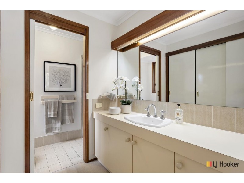 32 Cossington Smith Crescent, Lyneham ACT 2602