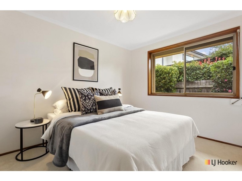 32 Cossington Smith Crescent, Lyneham ACT 2602