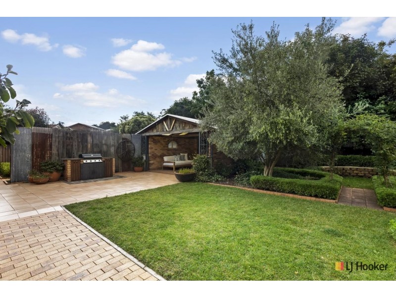 32 Cossington Smith Crescent, Lyneham ACT 2602
