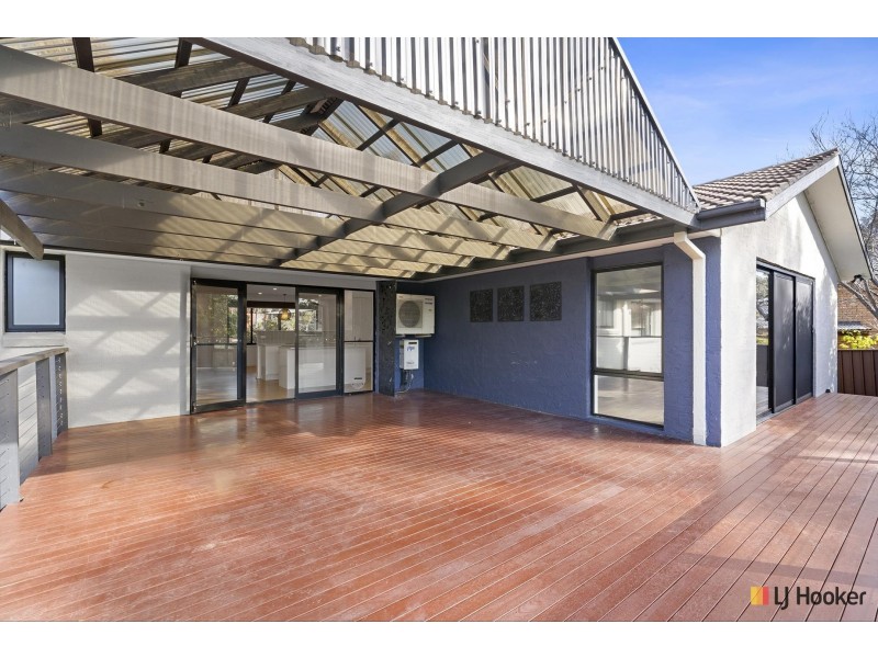 5 Gibbes Place, Weetangera ACT 2614