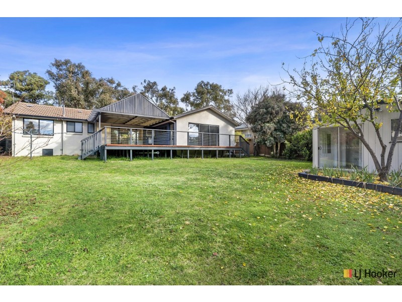 5 Gibbes Place, Weetangera ACT 2614