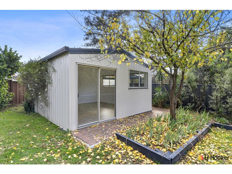 5 Gibbes Place, Weetangera ACT 2614