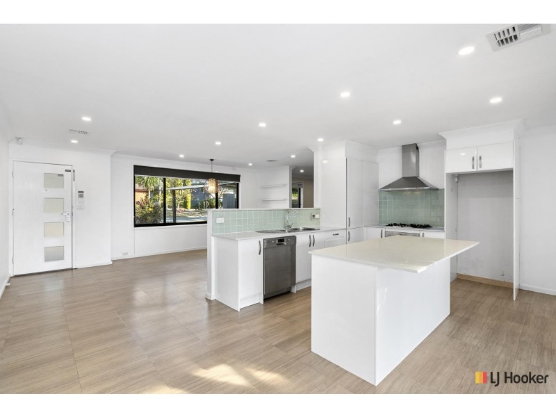 5 Gibbes Place, Weetangera ACT 2614