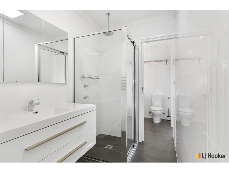 5 Gibbes Place, Weetangera ACT 2614