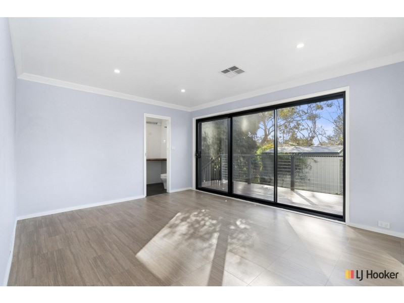 5 Gibbes Place, Weetangera ACT 2614