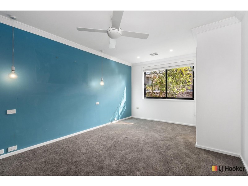 5 Gibbes Place, Weetangera ACT 2614