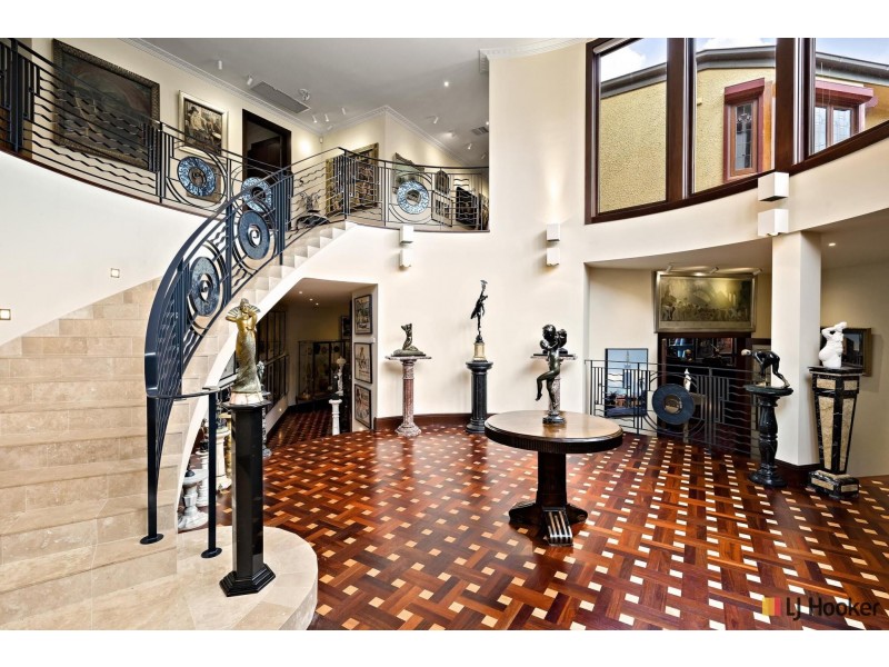 5 Dirrawan Gardens, Reid ACT 2612