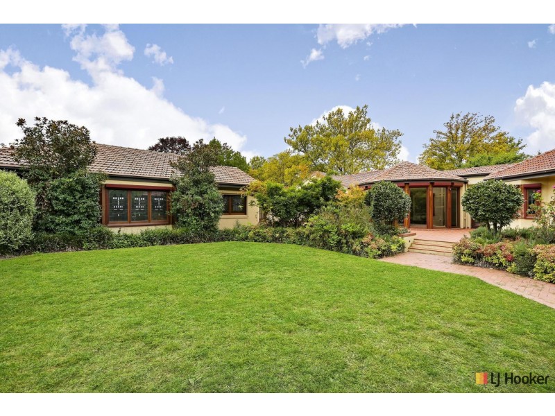 5 Dirrawan Gardens, Reid ACT 2612